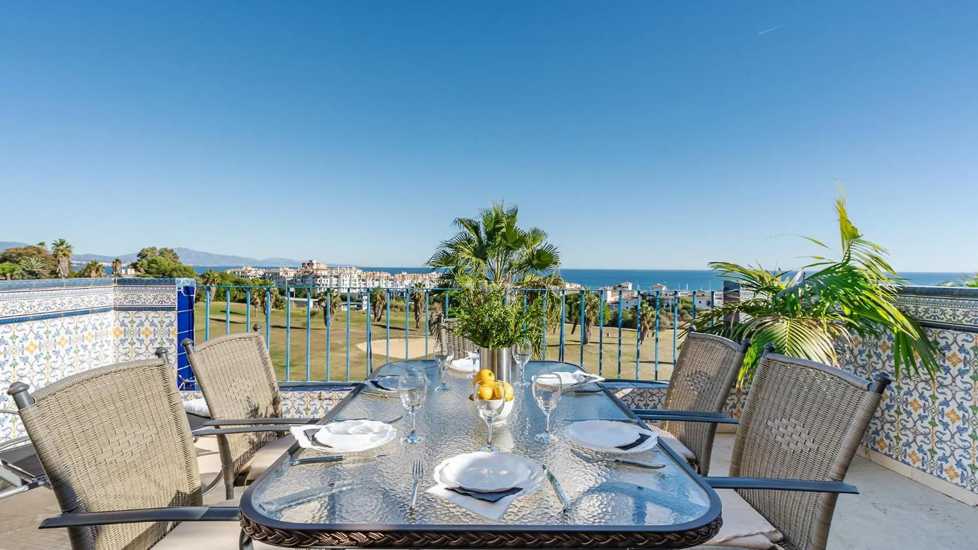 شقة 26 Front Row Penthouse Golf And Sea Views Manilva Duquesa Andalusia إسبانيا