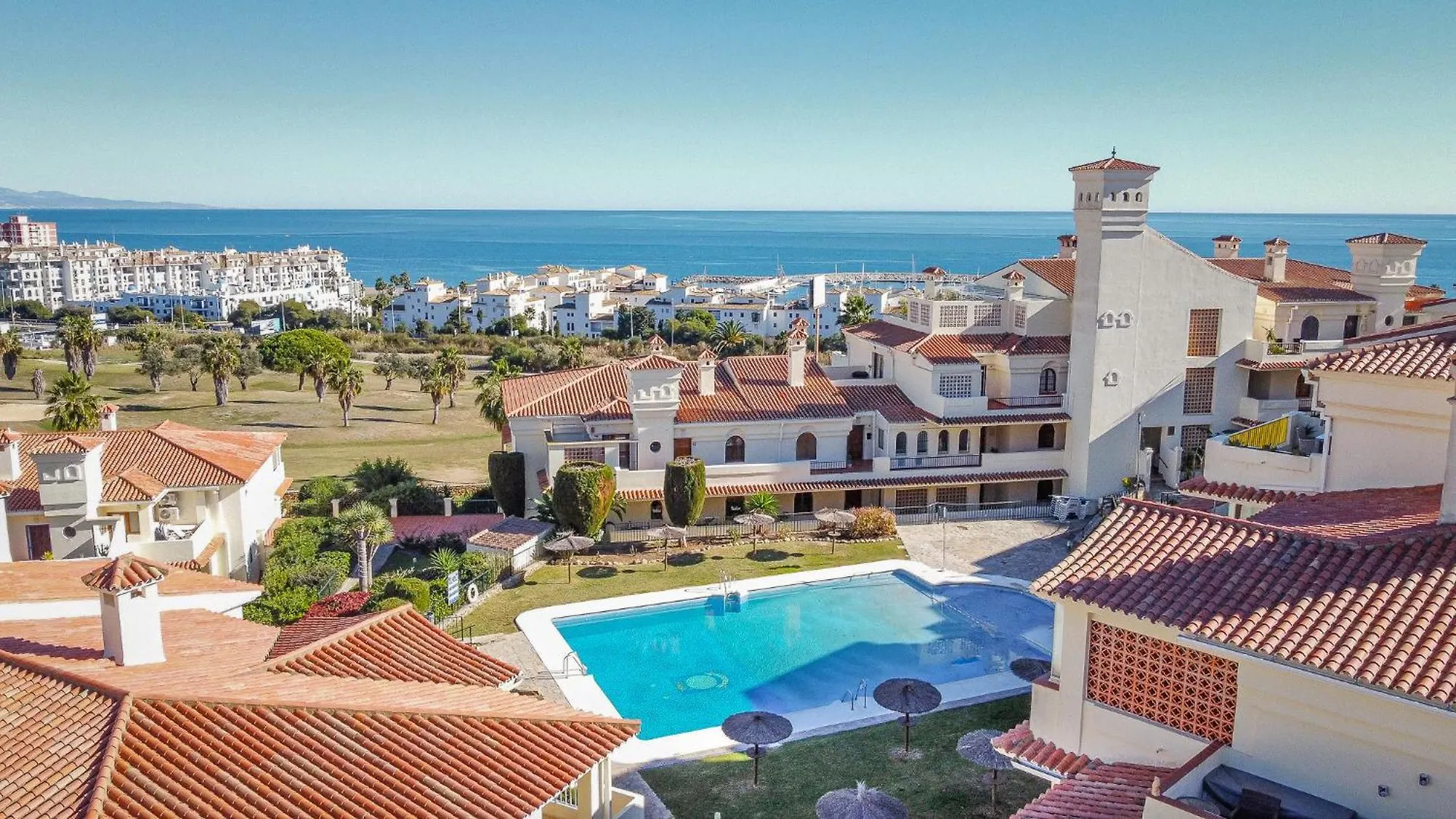 شقة 26 Front Row Penthouse Golf And Sea Views Manilva Duquesa Andalusia